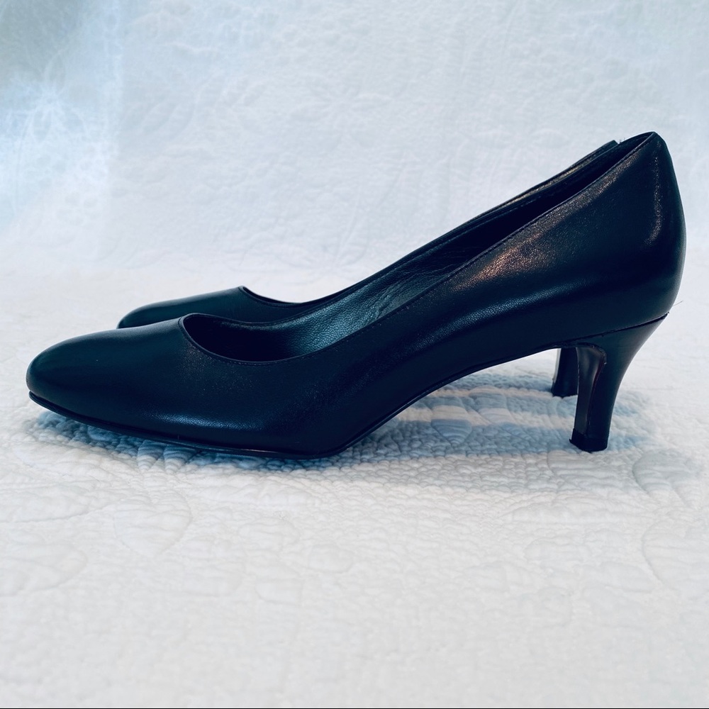Cole Haan + Nike Air Black Leather Pumps Size 7.5